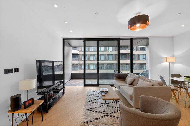 Apartment 305, 3 Television Centre, 101, Wood Lane, White City photo 4