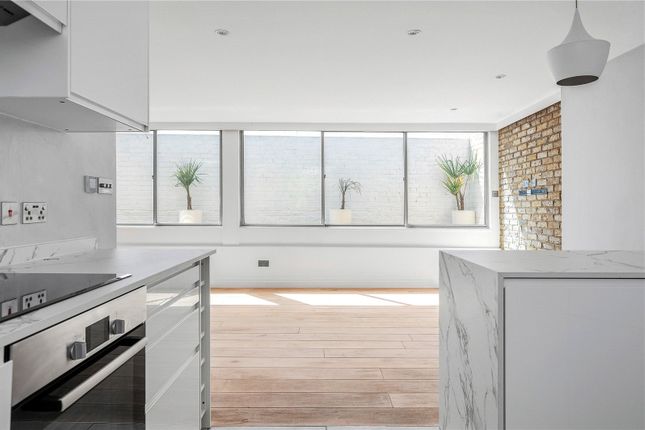 Flat 4 Downham Lodge, 2 & A Half,, Almorah Road, London photo 4