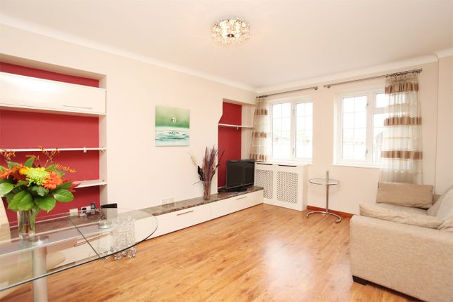 Thumbnail Flat to rent in Stamford Court, Goldhawk Road, Stamford Brook, Hammersmith