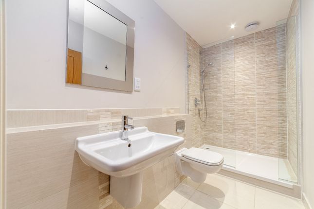 Flat for sale in West Hill, Putney, London