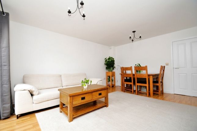 2, Keppel Close, Greenhithe photo 4