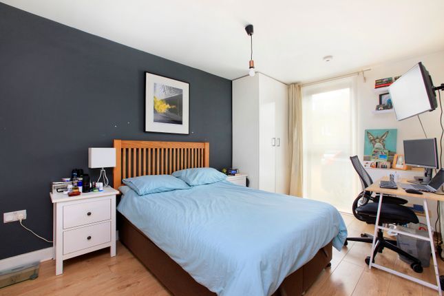 Flat for sale in Carter House, 33 Petergate, Wandsworth, London