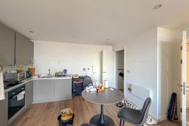 Flat B1402 Oxygen Tower, 50 Store Street, Manchester photo 5