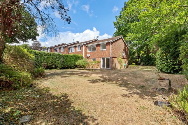 26, Devonshire Close, Amersham photo 2