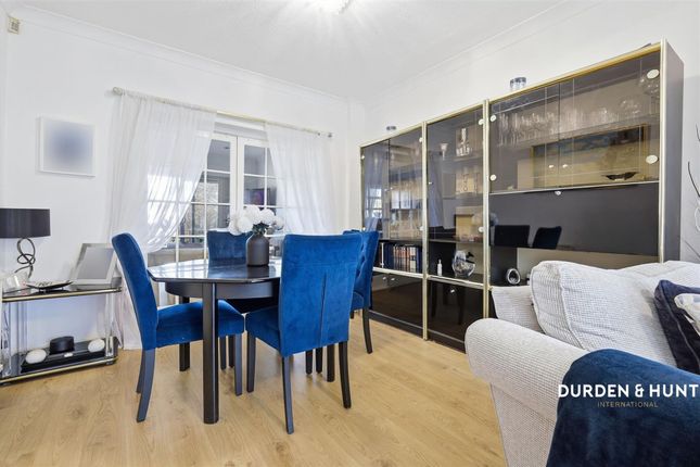 329 Roding Lane North, Woodford Green photo 4
