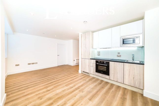 Flat 40, Newacre House, Wood Street, West Sussex photo 3