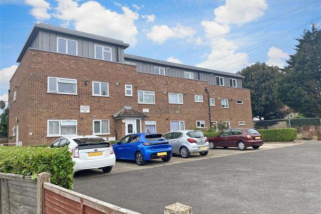 Maisonette for sale in Crown Road, Ilford, Essex