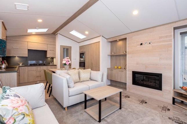 Plot 21, Downsview Park, Woodmancote photo 3