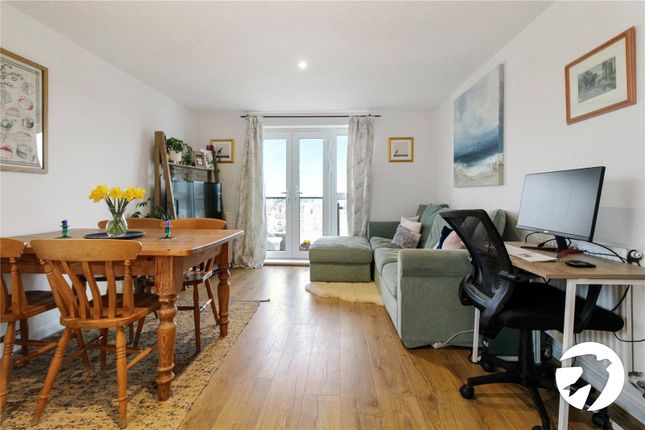 2-bed flat on 99, Lett Lane, Ebbsfleet Valley, £260,000