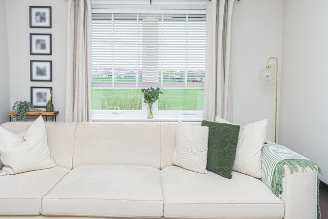 39, Tulloch Court, Cowdenbeath photo 4