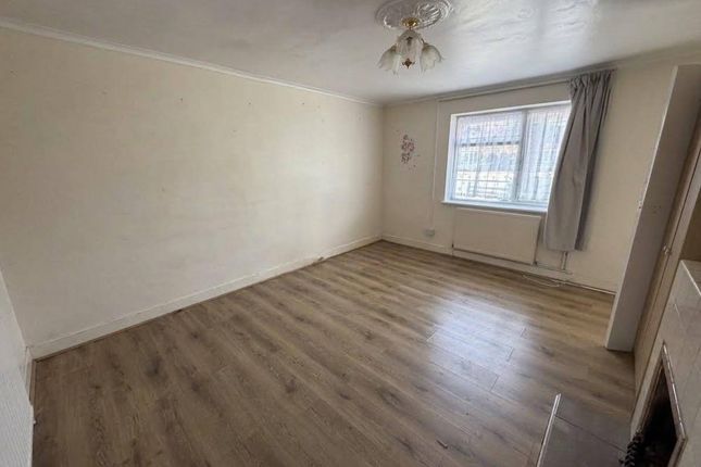 Brabazon Road, HOUNSLOW photo 3