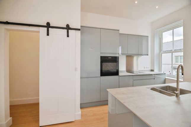 Flat 2, 3a, Amber Street, Saltburn-By-The-Sea photo 4