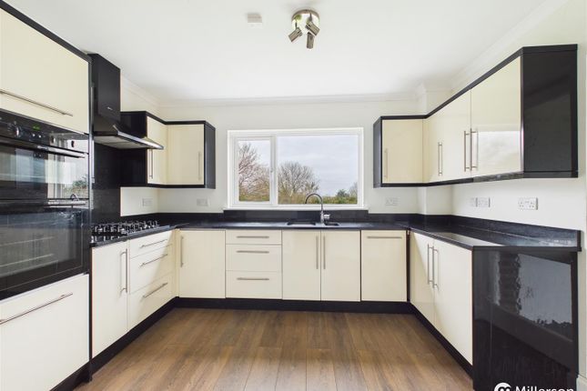 20, Tehidy Gardens, Camborne photo 4