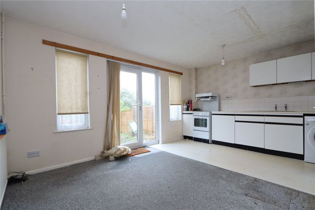 7, Coleshill Place, Bradwell Common photo 4