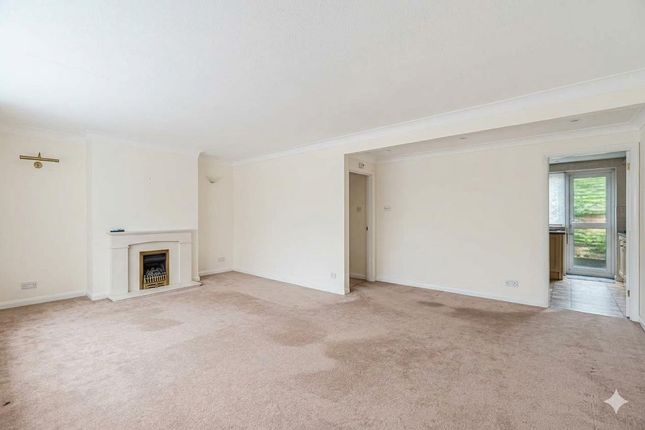 9 Fairgreen Court, Fairgreen, Cockfosters photo 2
