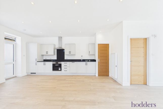 Flat 2 Lantern House,, Gogmore Lane, Chertsey photo 4