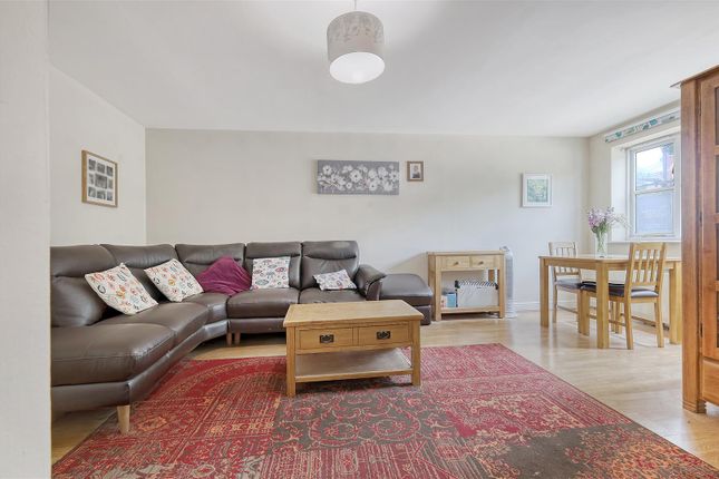 Flat 10, Bren Court, 2 Colgate Place, Enfield photo 4