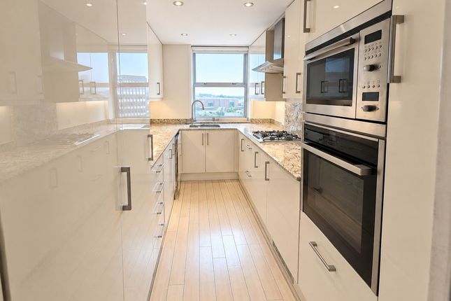 154, Verulam Court, Woolmead Avenue, London photo 4