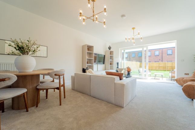 43,, 43 The Braithwaite, Locksway Road photo 3