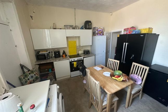 108, Balfour Street, Oldham photo 4