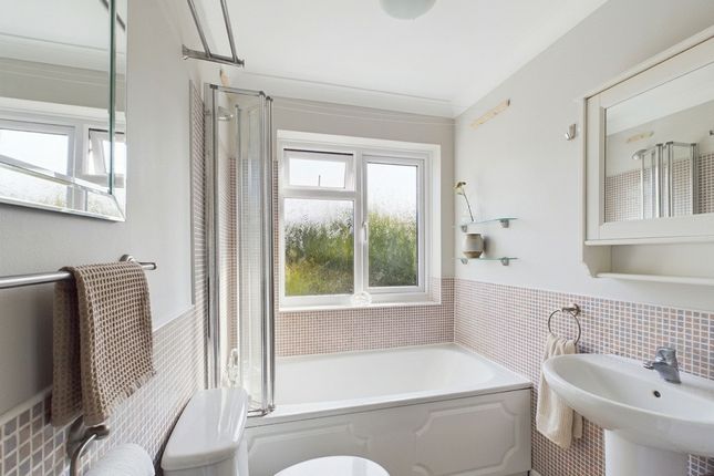 49 Woodlands, Harrow photo 4