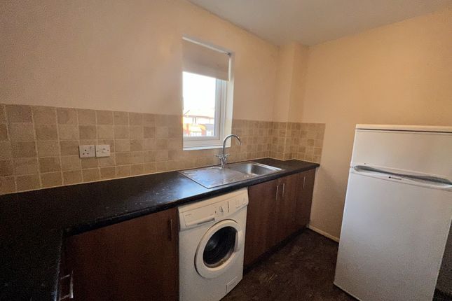 138, Oxley Close, London photo 4