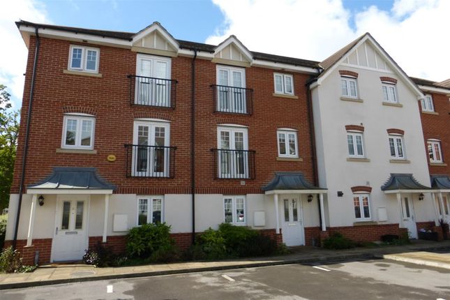 Thumbnail Town house to rent in Perigee, Shinfield, Reading