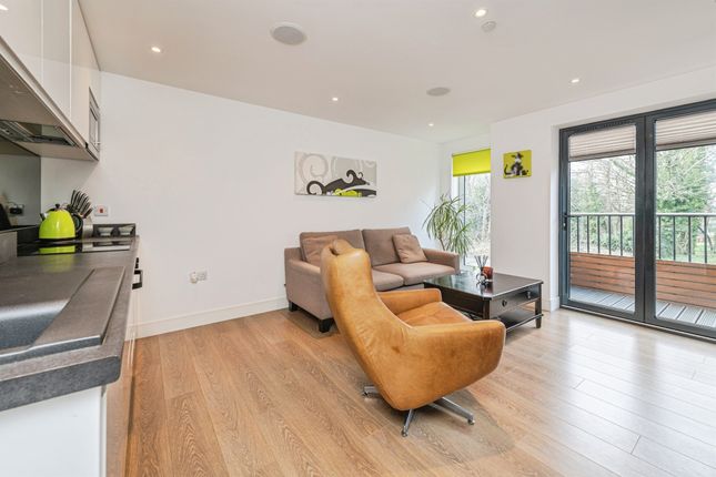 1, Radley Court, MIRFIELD photo 3