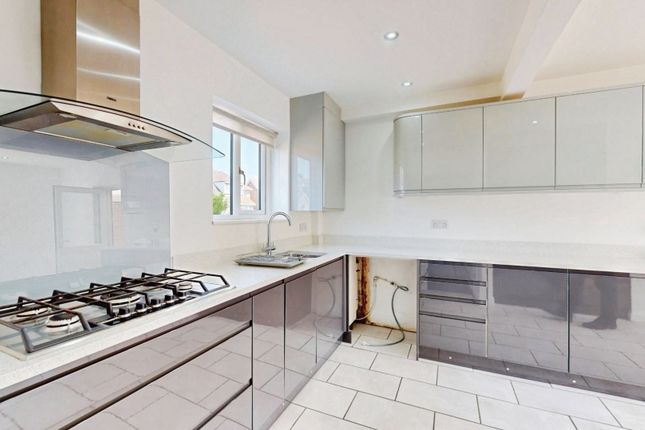 6, Weston Ridge, Otley photo 2