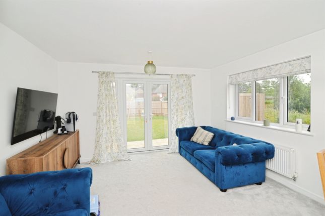 2, Levett Gardens, St. Leonards-On-Sea photo 3