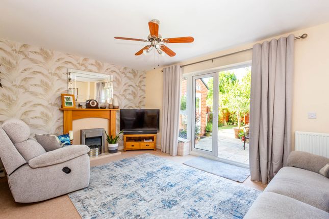 73, Tyne Way, Rushden photo 4