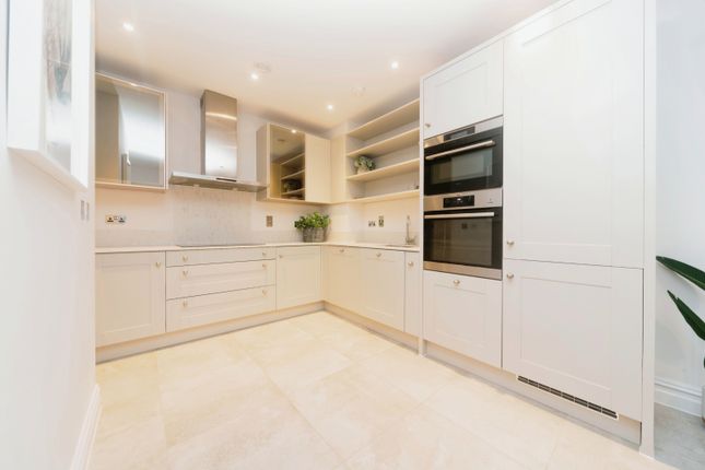 24, Consort Drive, Surrey photo 4