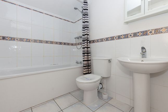 Flat for sale in Osney Lane, Oxford