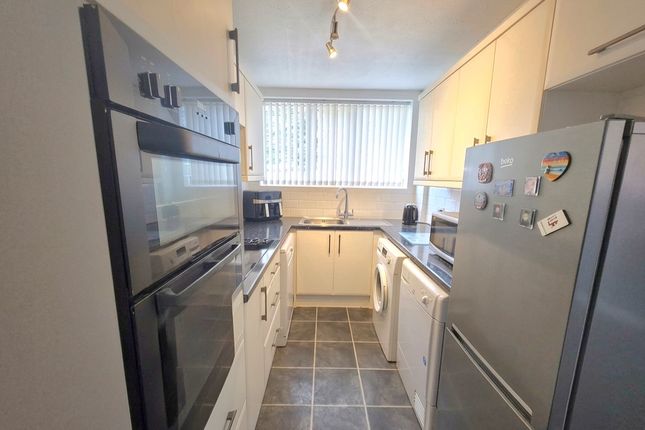 15, Deans Way, Warwickshire photo 4