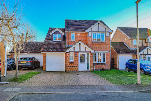 Thumbnail Detached house for sale in Knights Orchard, Hemel Hempstead