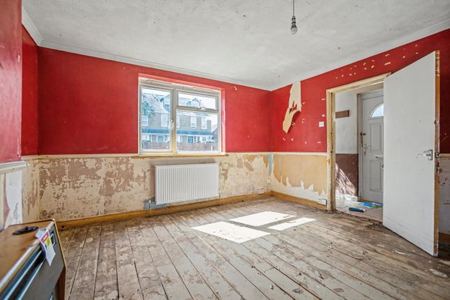 3 Jubilee Crescent, Queenborough photo 4