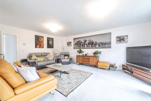 5, Cortland Drive, Tadley photo 3