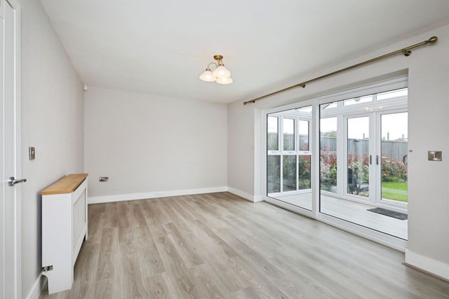 14, Blossom Grove, Retford photo 4