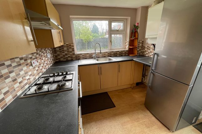 27, Maplewell Drive, Leicester photo 5