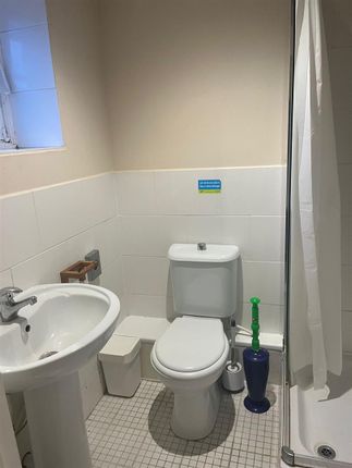 Room 6, 34, St Ann, Salisbury photo 3