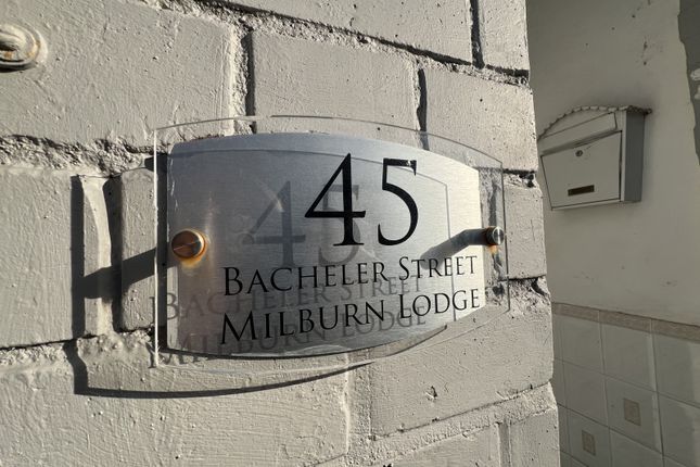 Room 4, 45 Bacheler Street, Hull photo 2