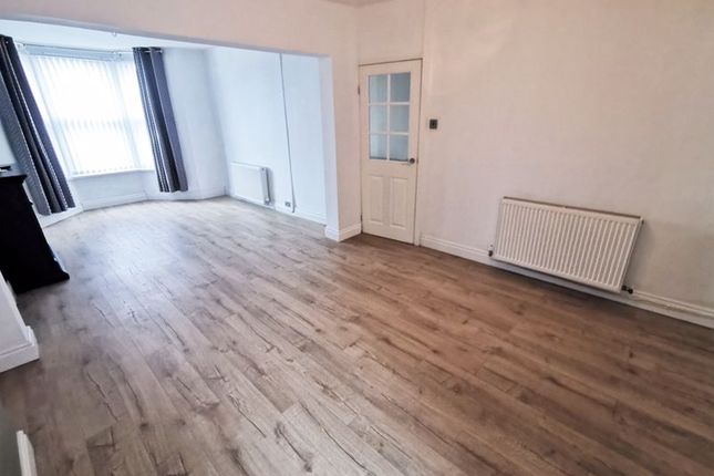 48, Gwerthonor Place, Bargoed photo 4