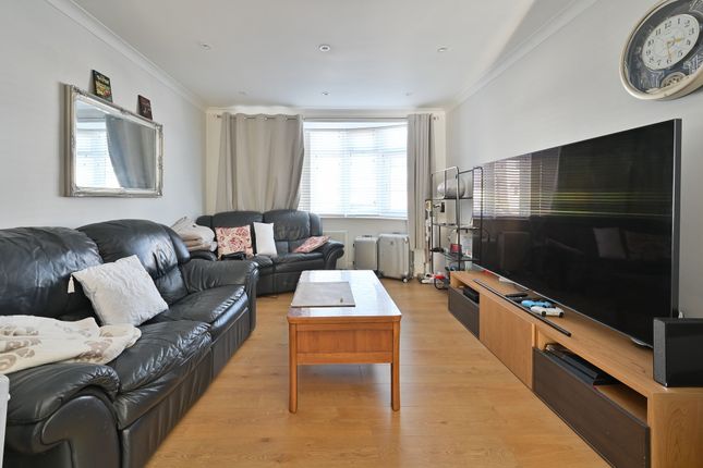 31 Beechwood Rise, Watford photo 4