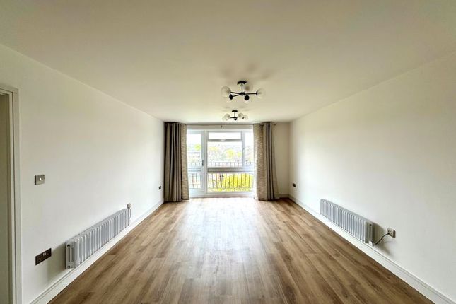 Flat to rent in Somerset Road, New Barnet, Barnet