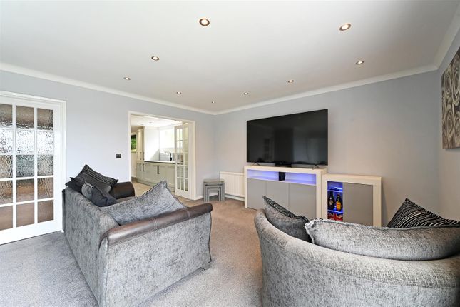 4, Langdale Drive, Dronfield photo 2