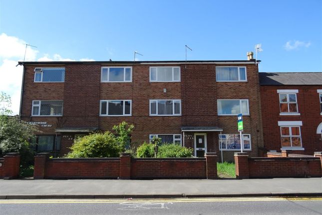 Flat to rent in Charnwood Court, London Road, Coalville