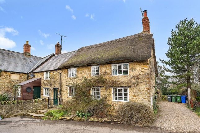 Thumbnail Cottage to rent in Kings Sutton, Northamptonshire