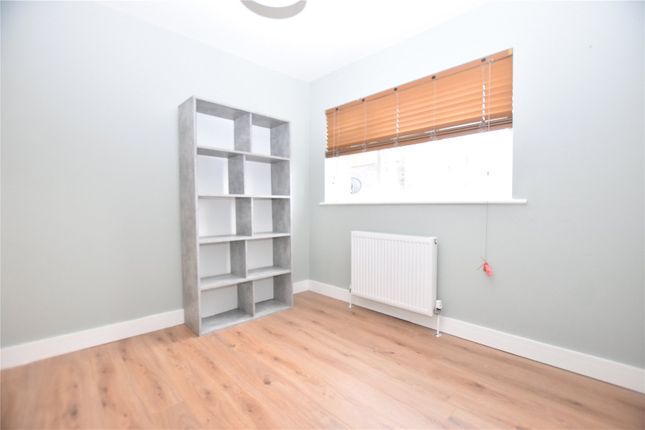 Flat D, 8, Station Road, London photo 4