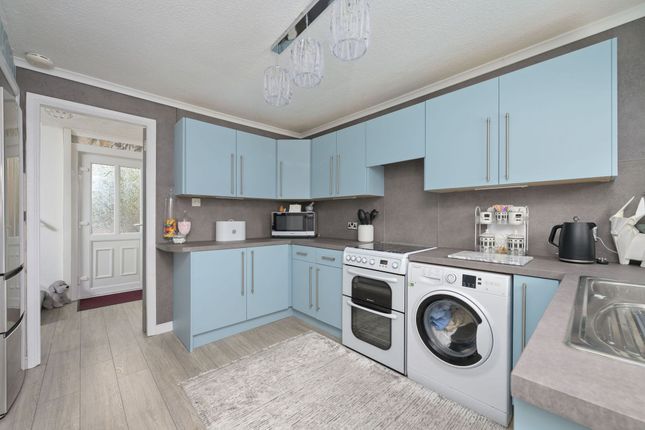 6 Grierson Crescent, Stirling photo 4