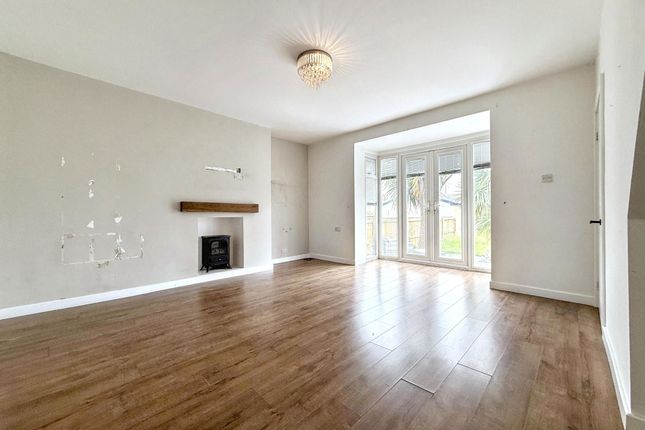 20, Newcastle Avenue, Peterlee photo 2